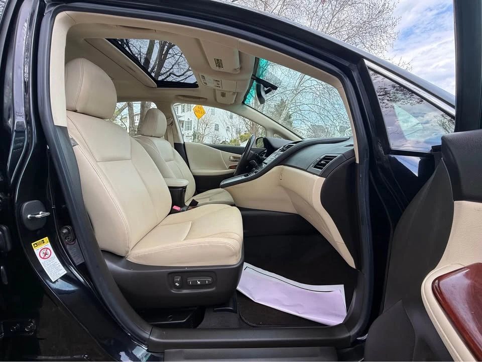 2010 Lexus HS - Image 10 of 18
