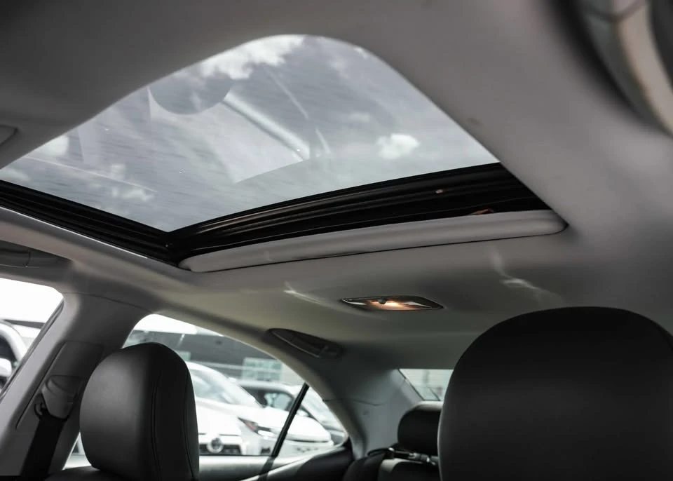 2010 Lexus HS - Image 13 of 15