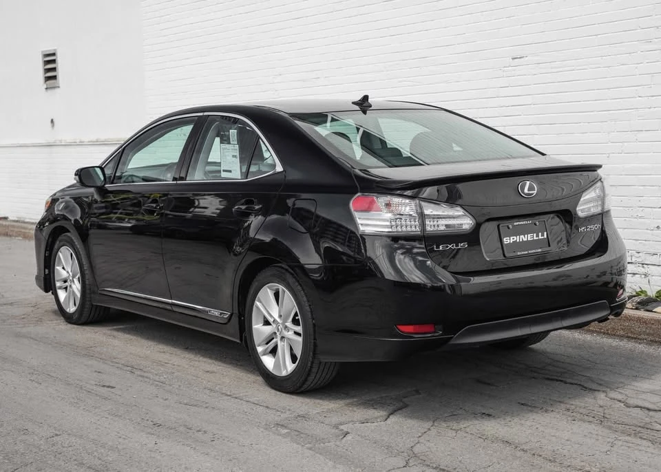 2010 Lexus HS - Image 2 of 15
