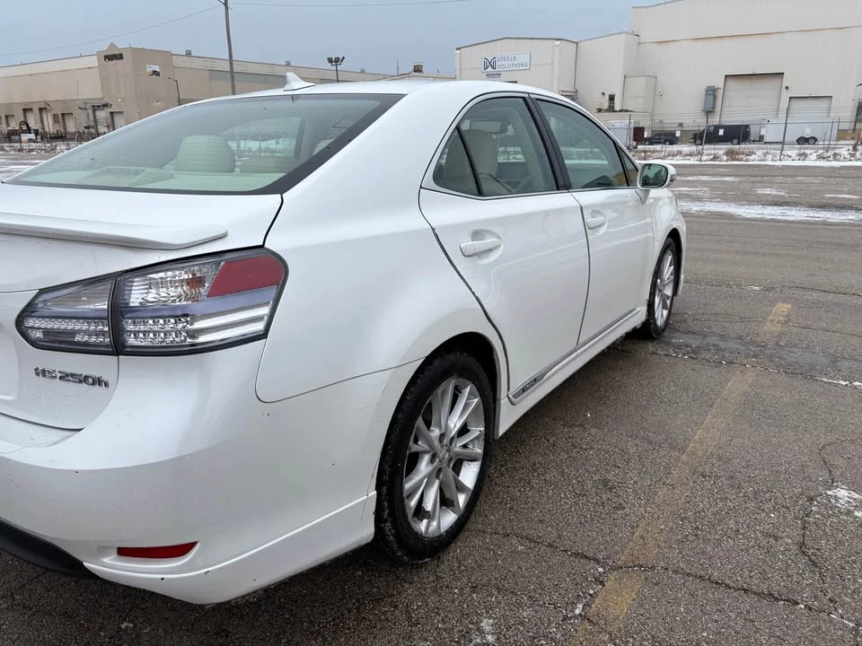 2010 Lexus HS - Image 3 of 8