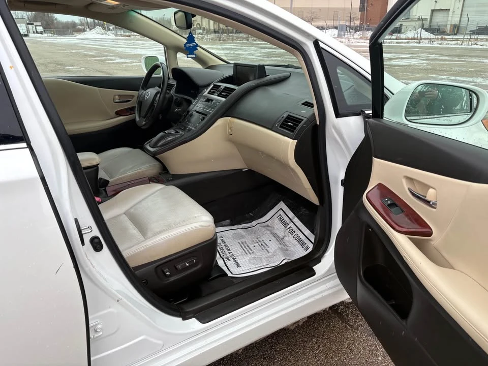 2010 Lexus HS - Image 7 of 8