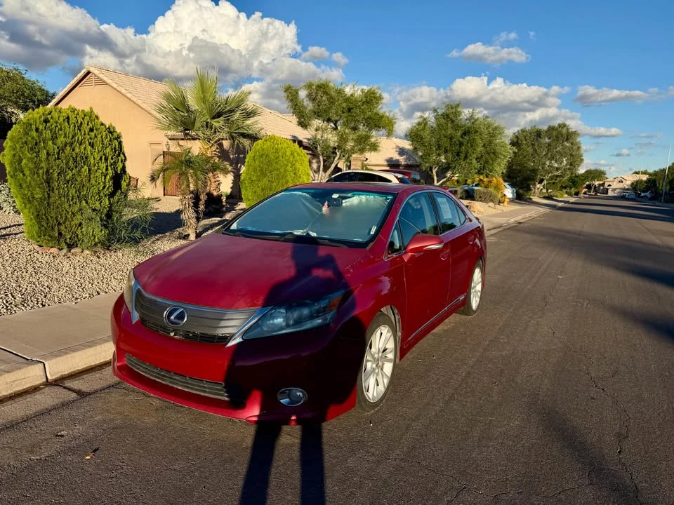 2010 Lexus HS - Image 2 of 9