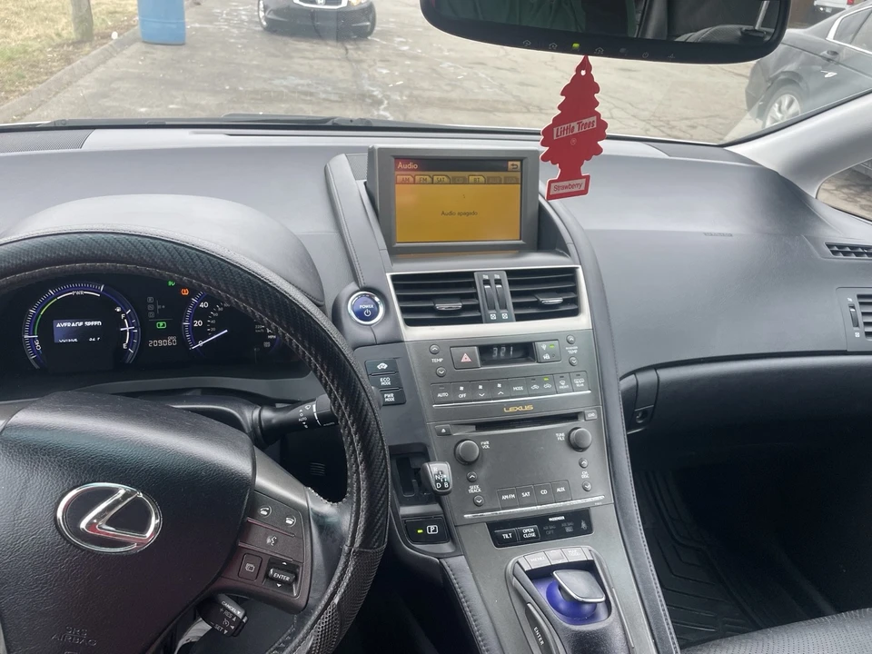 2010 Lexus HS - Image 2 of 9