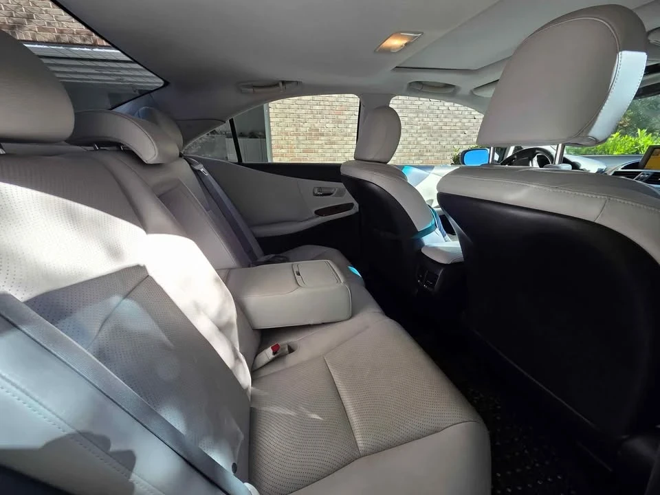 2010 Lexus HS - Image 6 of 9