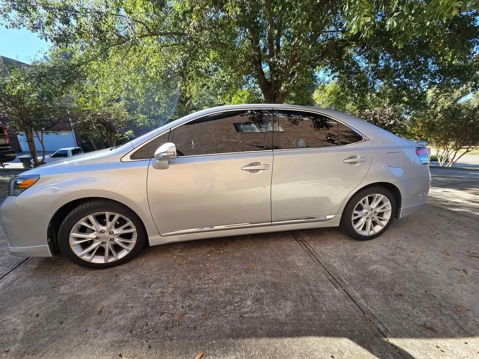 2010 Lexus HS - Image 3 of 9