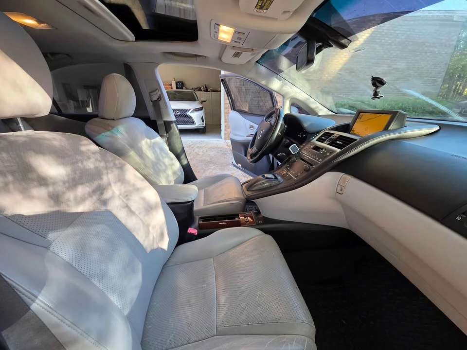 2010 Lexus HS - Image 10 of 10
