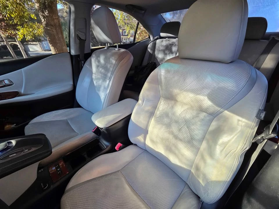 2010 Lexus HS - Image 9 of 10
