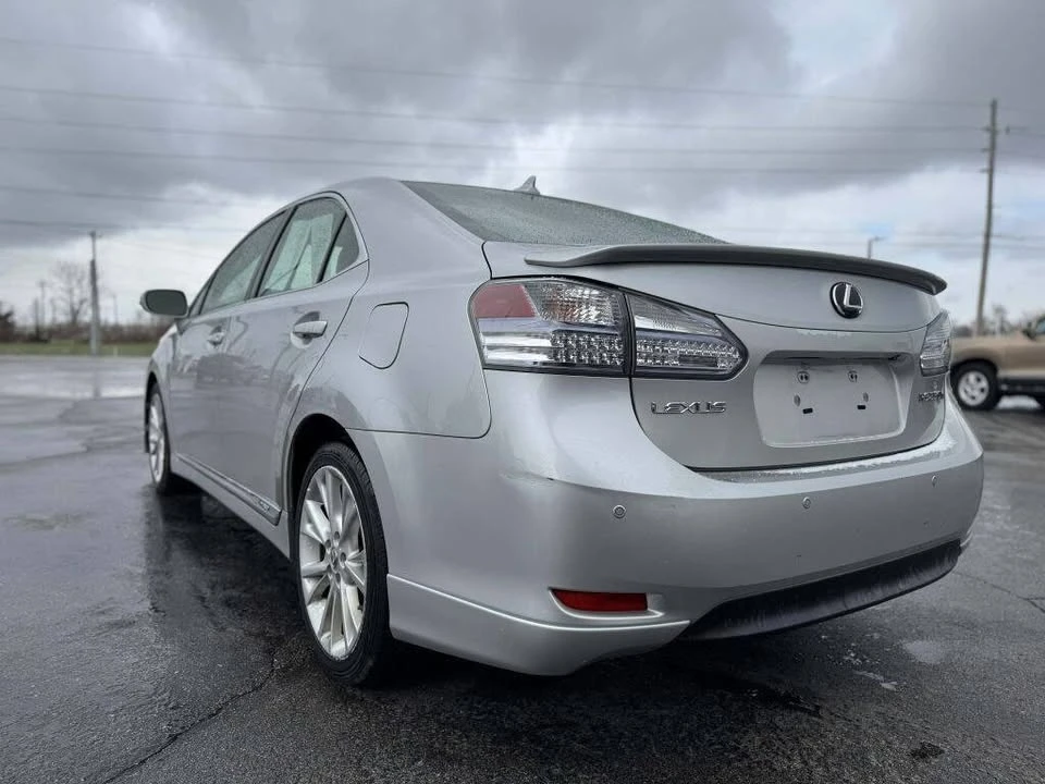 2010 Lexus HS - Image 8 of 17