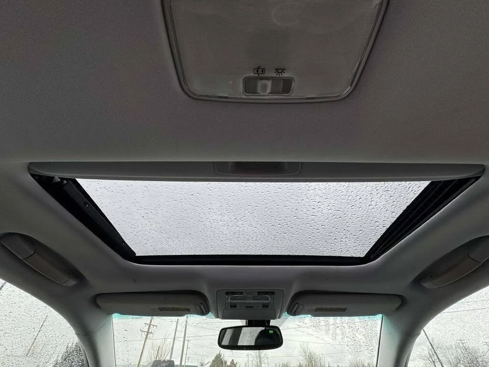 2010 Lexus HS - Image 14 of 17