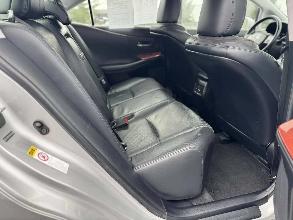 2010 Lexus HS - Image 11 of 17