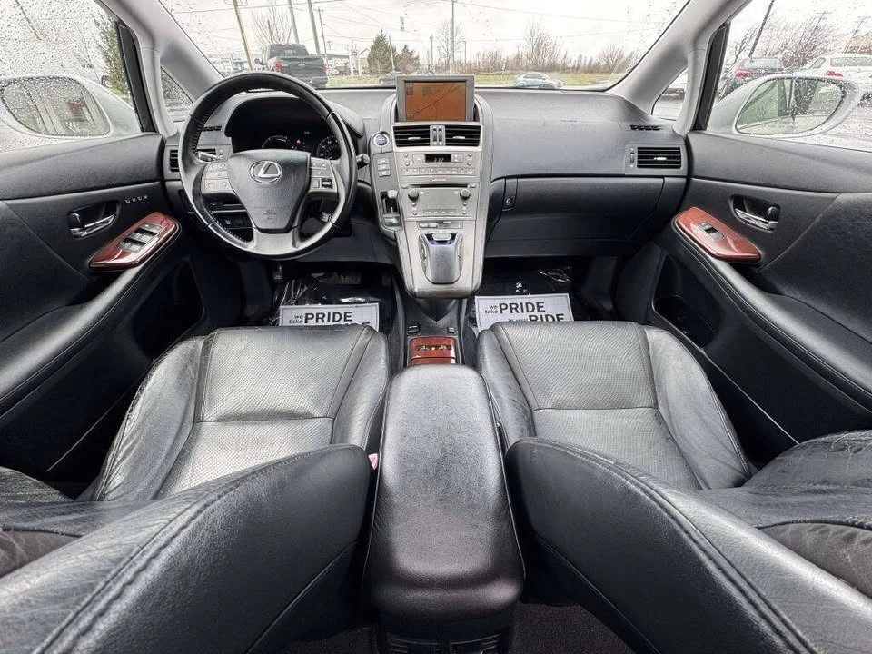 2010 Lexus HS - Image 13 of 17