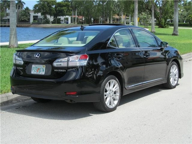 2010 Lexus HS - Image 2 of 12