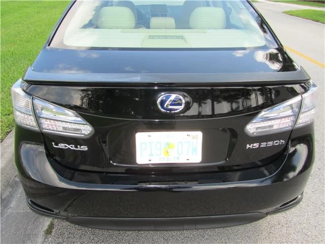2010 Lexus HS - Image 6 of 12
