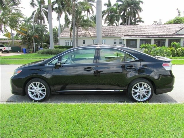 2010 Lexus HS - Image 9 of 12