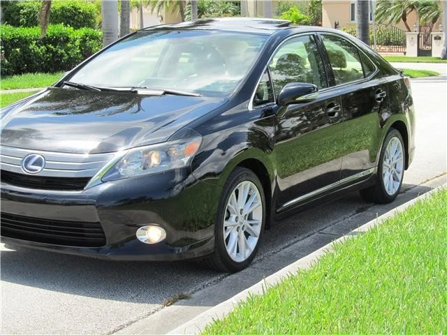 2010 Lexus HS - Image 10 of 12
