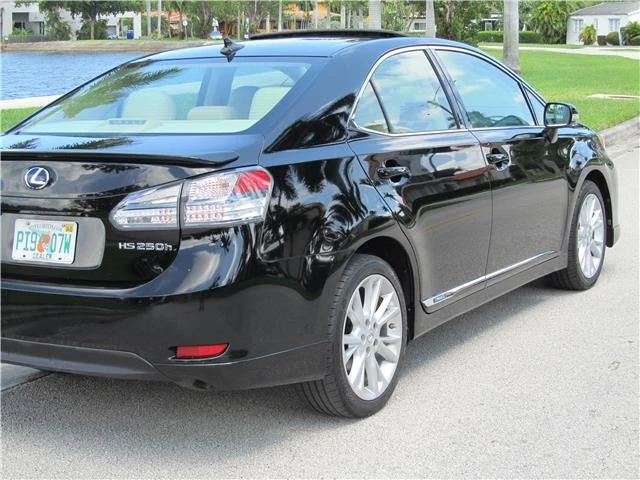 2010 Lexus HS - Image 3 of 12