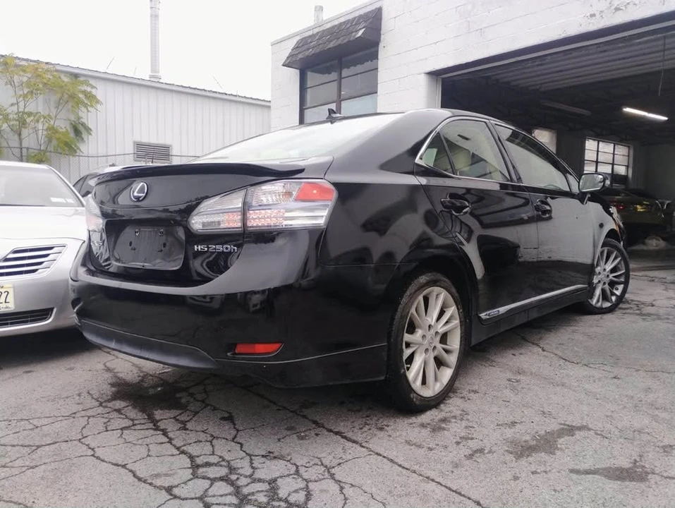 2010 Lexus HS - Image 10 of 11