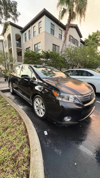 2010 Lexus HS - Image 2 of 4