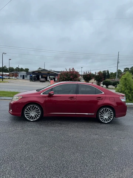 2010 Lexus HS - Image 10 of 17