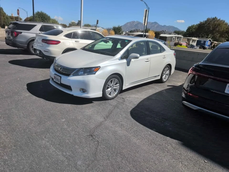 2010 Lexus HS - Image 2 of 4