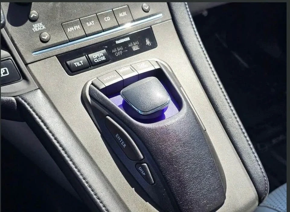 2010 Lexus HS - Image 4 of 14