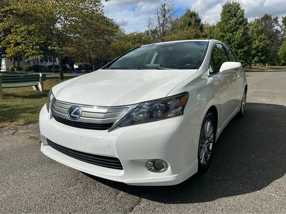 2010 Lexus HS - Image 5 of 10