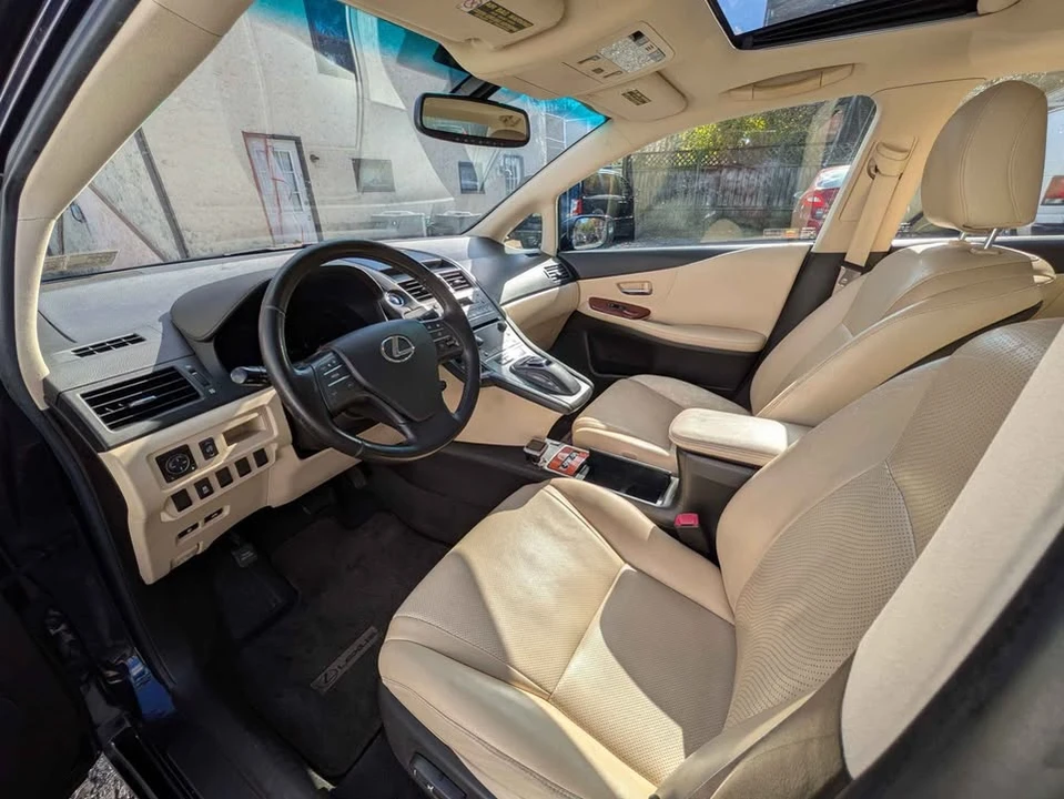 2010 Lexus HS - Image 7 of 10