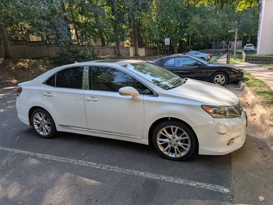 2010 Lexus HS - Image 7 of 11