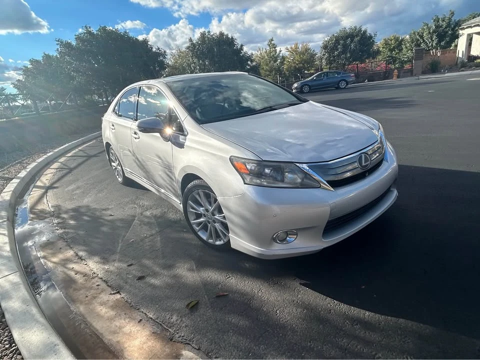2010 Lexus HS - Image 8 of 16