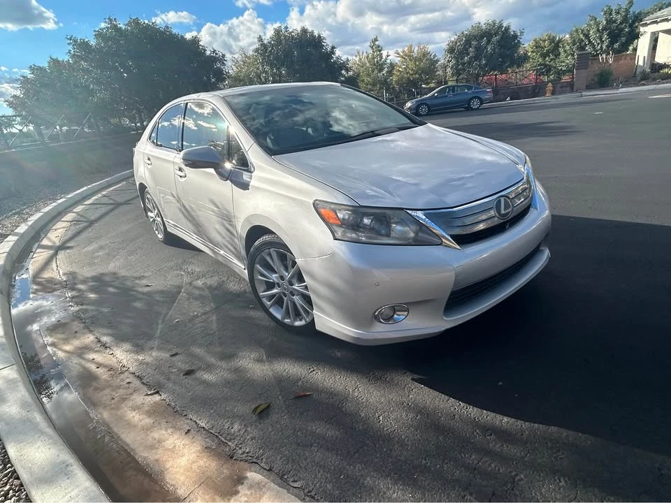 2010 Lexus HS - Image 9 of 16