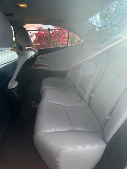 2010 Lexus HS - Image 12 of 16