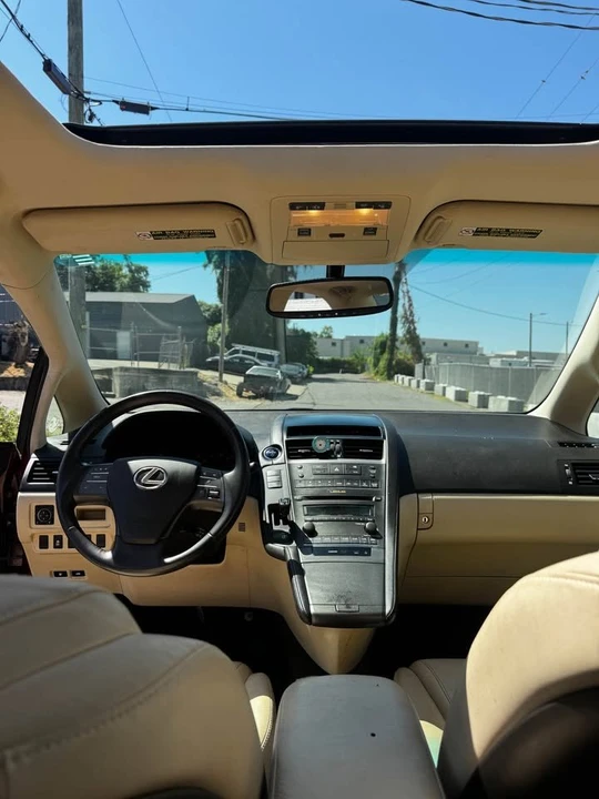 2010 Lexus HS - Image 6 of 9