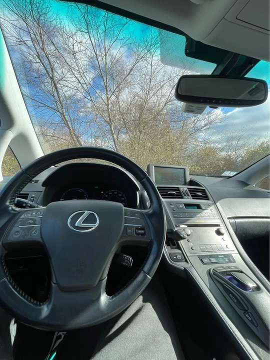 2010 Lexus HS - Image 11 of 13