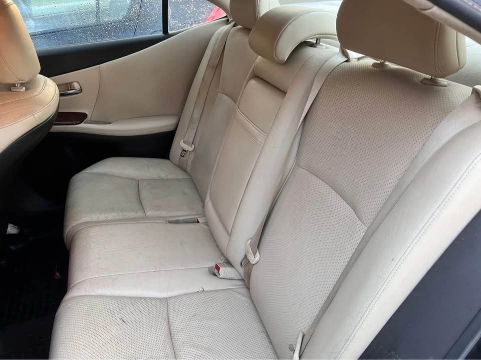 2010 Lexus HS - Image 9 of 11