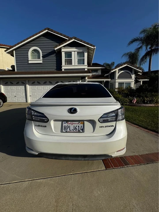2010 Lexus HS - Image 2 of 8