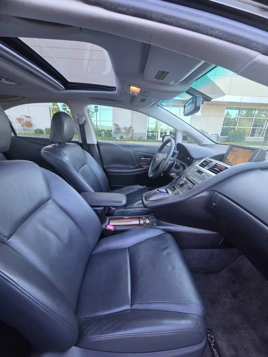 2010 Lexus HS - Image 11 of 20