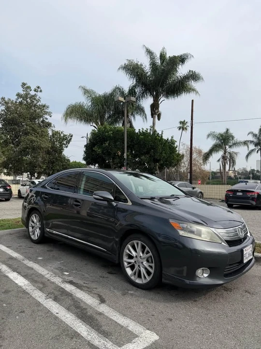 2010 Lexus HS - Image 2 of 8