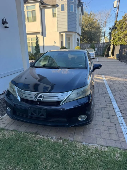 2010 Lexus HS - Image 2 of 5