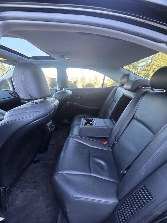 2010 Lexus HS - Image 10 of 20
