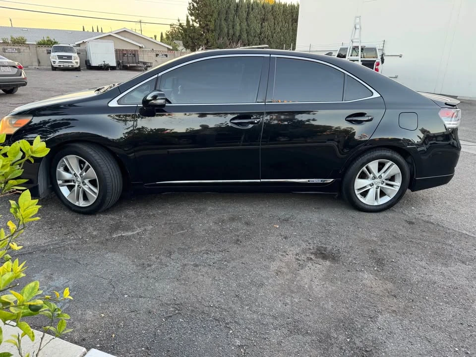 2010 Lexus HS - Image 2 of 19