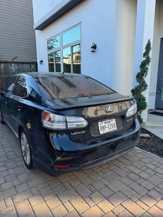 2010 Lexus HS - Image 4 of 5