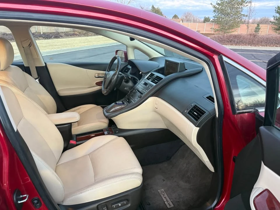 2010 Lexus HS - Image 10 of 20