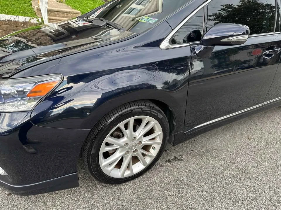 2010 Lexus HS - Image 2 of 14