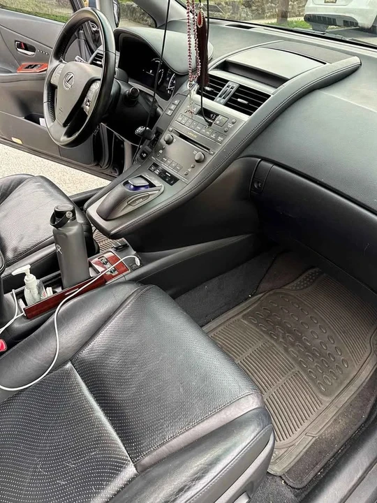 2010 Lexus HS - Image 10 of 14