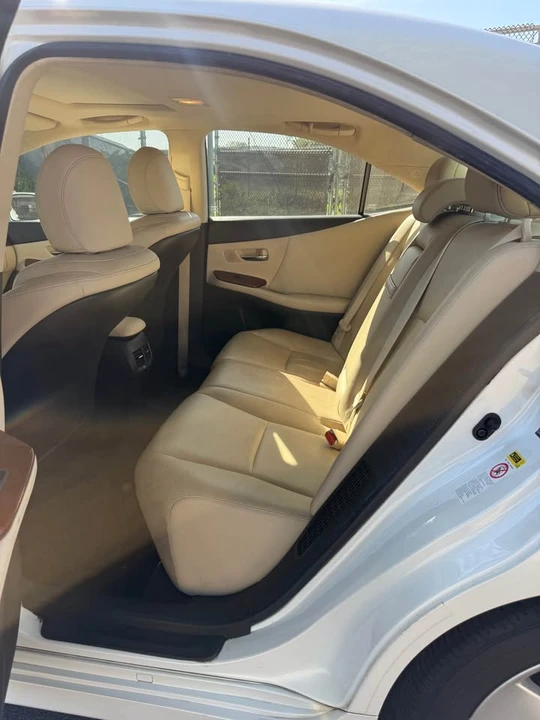 2010 Lexus HS - Image 10 of 20