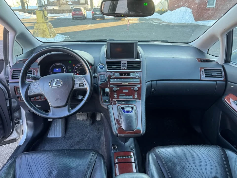 2010 Lexus HS - Image 15 of 18