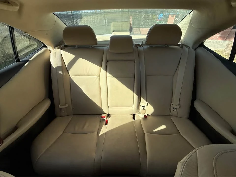 2010 Lexus HS - Image 15 of 20