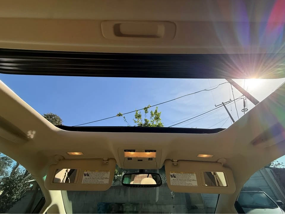 2010 Lexus HS - Image 16 of 20