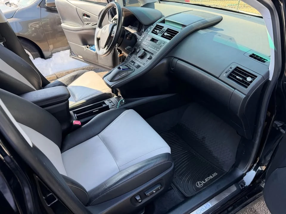 2010 Lexus HS - Image 7 of 10