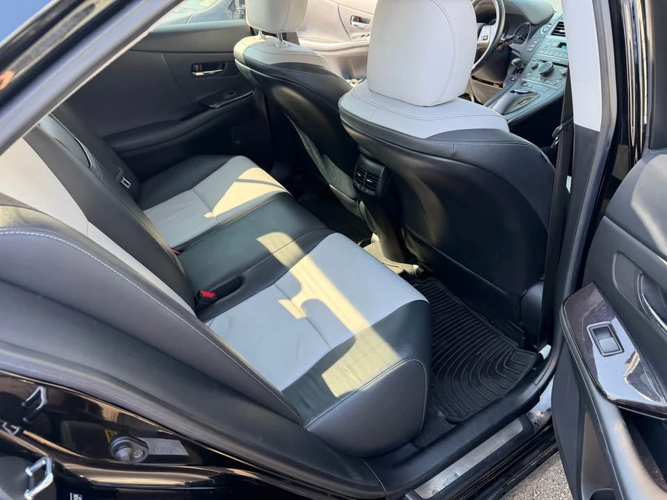 2010 Lexus HS - Image 8 of 10